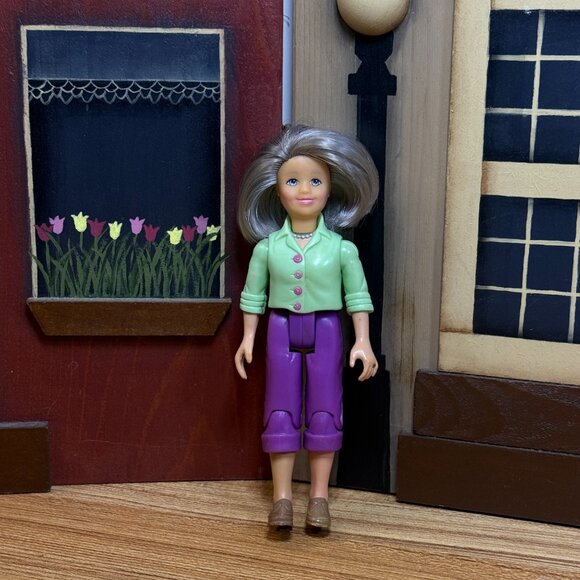Vintage 2000 Fisher-Price Loving Family Woman Mom Granny Dollhouse Figure 5.5" - Picture 3 of 10